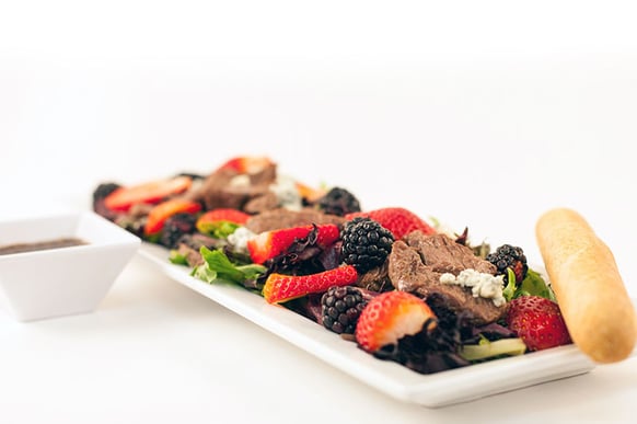 Food Service - 650 Calories - Steak & Berries Salad