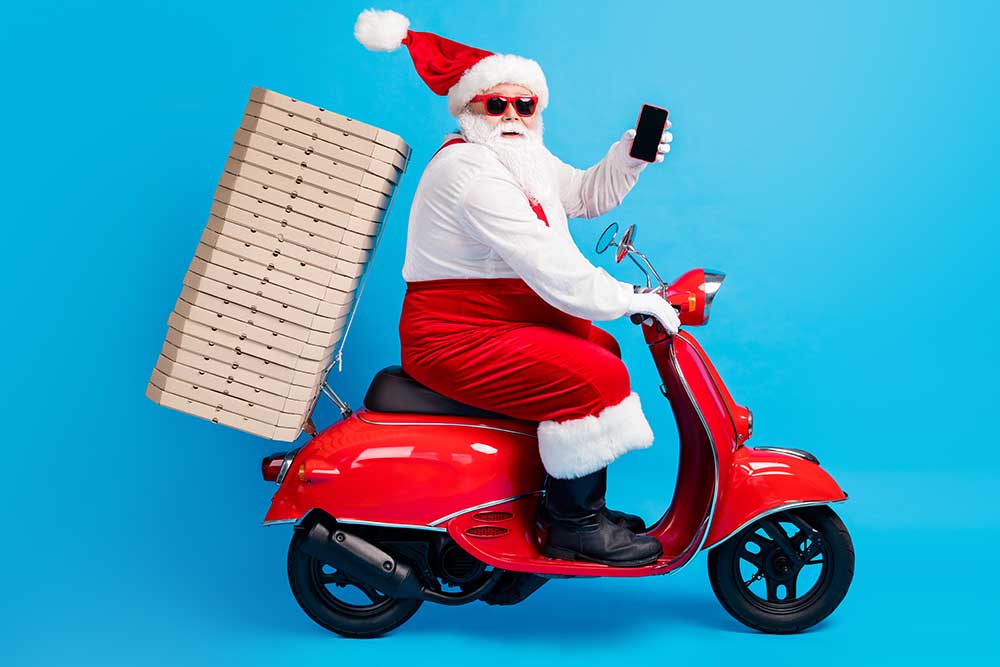 santa-delivering-social-media-and-pizza